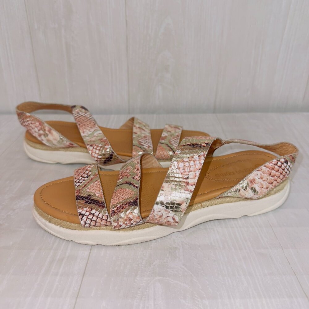 Corso Como Women's Yasha Casual Sport Sandal size US 9